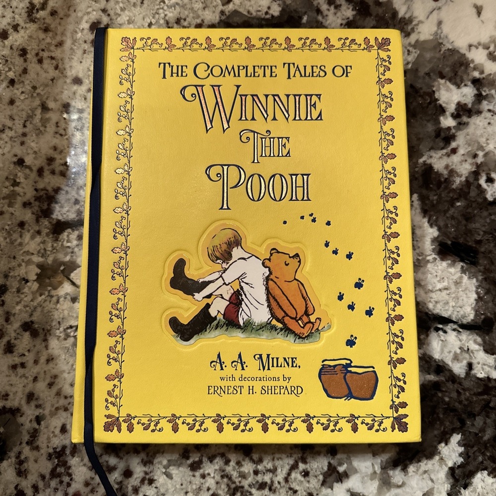 The Complete Tales of Winnie the Pooh (Leatherbound, 2015 Collectible Edition)